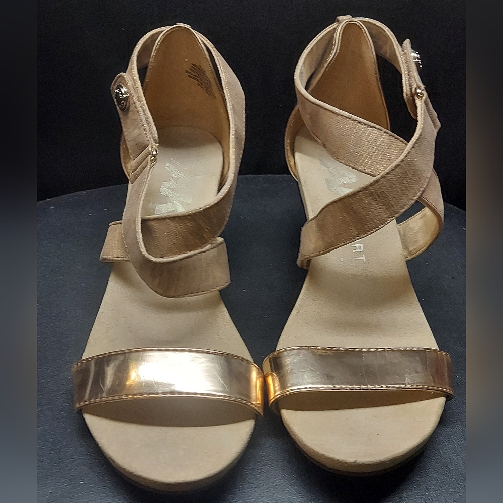 ANNE KLEIN SPORT Wedge Sandal Women's Size 8.5